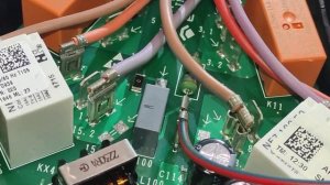 Отремонтировать варочную плиту поверхность. Сенсоры не работают. Поверхность не включается?!