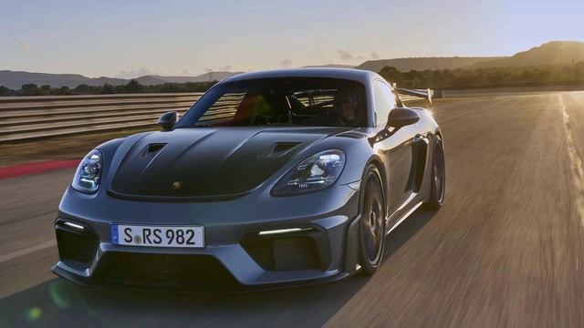 Porsche 718 Cayman GT4 RS estreia com motor de 911 GT3 e 500 cv смотреть онлайн