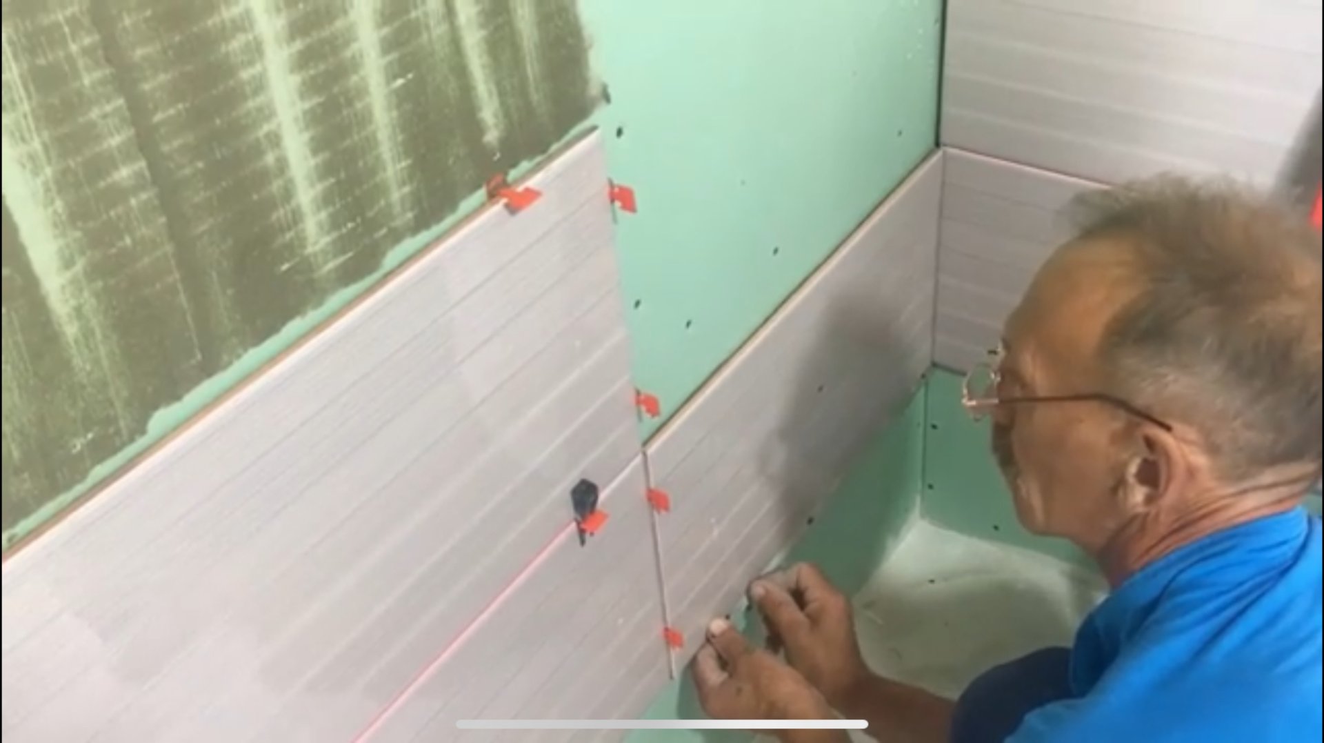 Ремонт ванной комнаты или санузла/ Подготовка деревянных стен для укладки плитки. смотреть онлайн