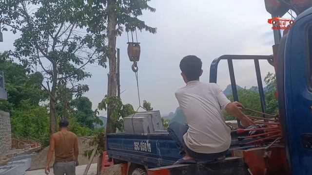 TUYỆT CHIÊU CẨU ĐÁ KHỐI DÙNG CẨU UNIC 3 TẤN TRÊN XE CẨU TỰ HÀNH THACO OLLIN 500B.Tài xế Ninh Bình 3 смотреть онлайн