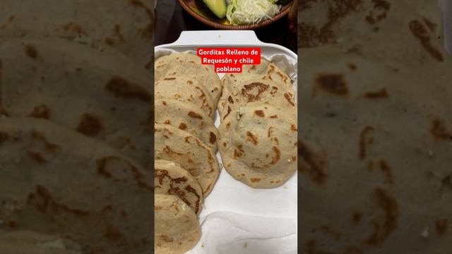 Gorditas de maíz rellenas de requesón y chile poblano смотреть онлайн