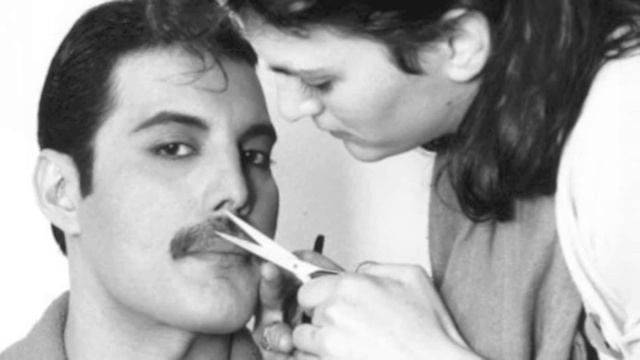 Queen Bitch ft. Freddie Mercury & Queen (Show Must Go On Remix) смотреть онлайн
