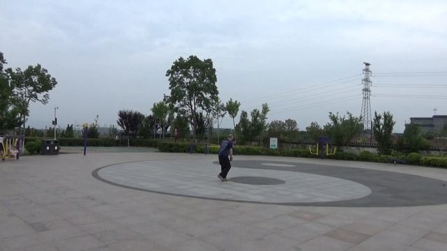1) ТАЙЦЗИЦЮАНЬ В ПАРКЕ ЗДОРОВЬЯ из цикла “Ушу, Чай и Китай 2024” / БЛОК 1: КИТАЙ, г. Дэнфэн. смотреть онлайн