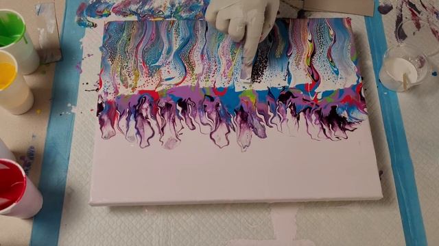 ~Fantasy Garden swipe and balloon kisses #acrylicpouring #fluidart смотреть онлайн