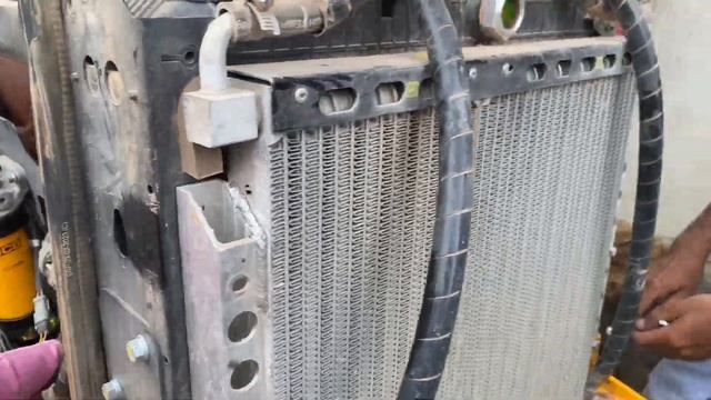Jcb 3dx ka radiator kese khole || how to open jcb 3dx ‘s radiator || engine service || @Jcbindia смотреть онлайн