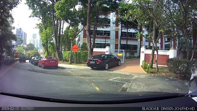 BlackVue captured driver reversed a long way to Hit and Run смотреть онлайн