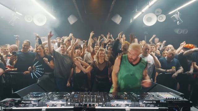 James Hype - Get Closer, London, UK смотреть онлайн