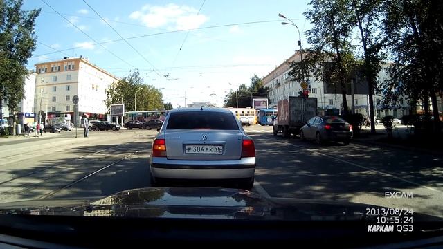 Тест автомобильного видеорегистратора КАРКАМ QS3 смотреть онлайн