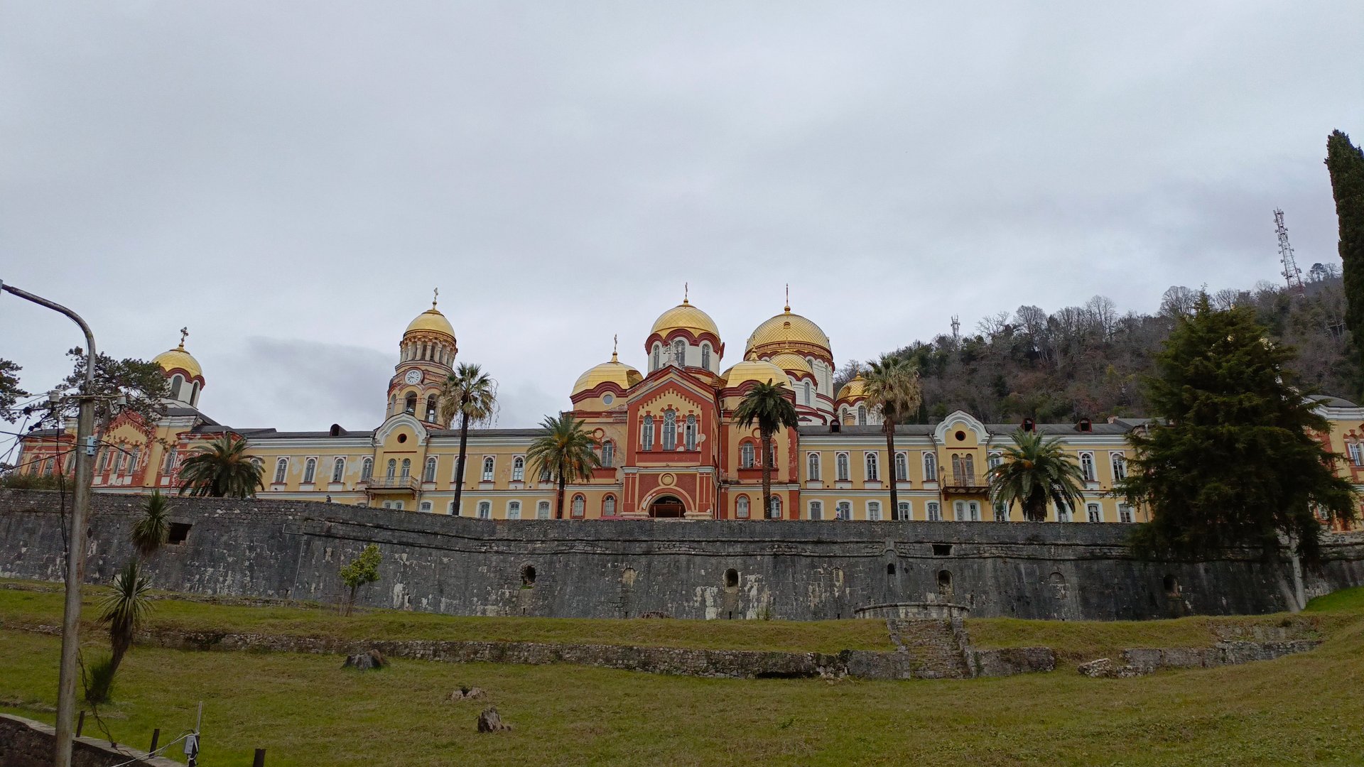 Абхазия. Новый Афон: водопад в Армянском ущелье, Приморский парк, Новоафонский монастырь. смотреть онлайн