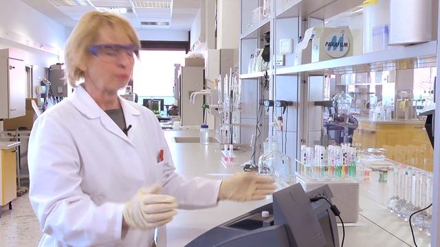 Spectrophotometers in Routine Analysis смотреть онлайн