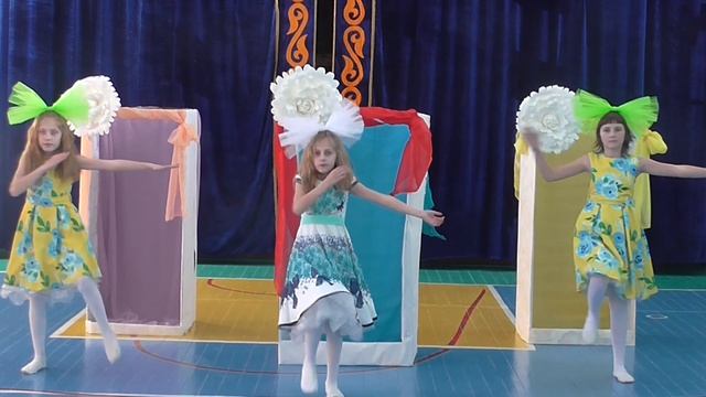 Танцевальный коллектив «Мереке» Танец «Супер куклы» Вальс из кинофильма «Амели» Ян Тирсен. смотреть онлайн