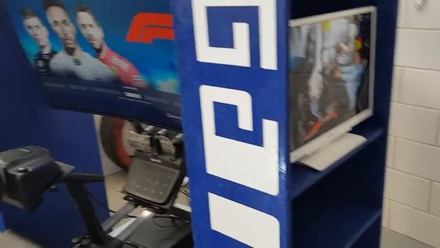 Formule 1 Simulator bij Gamma смотреть онлайн