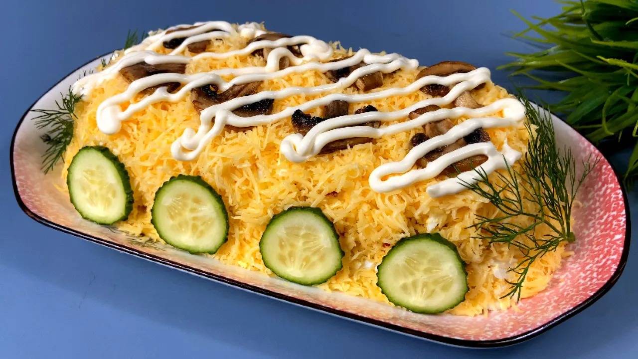 Гости сказали, что ничего ВКУСНЕЕ этого салата не пробовали! Очень просто и вкусно НЕВЕРОЯТНО! смотреть онлайн