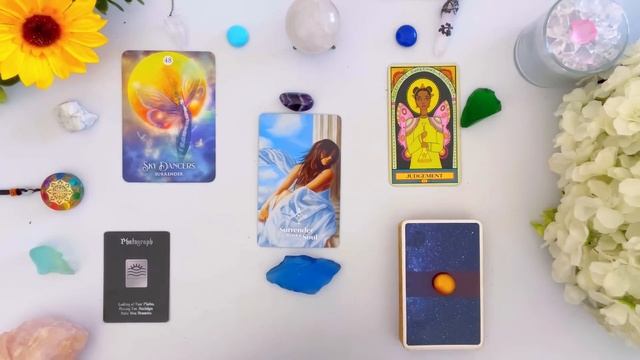 How Does HE View You Right Now? 🤔 (Secret Feelings) 🙆♂️✨🙆🏽♂️Tarot Psychic Reading *Pick A Card* смотреть онлайн