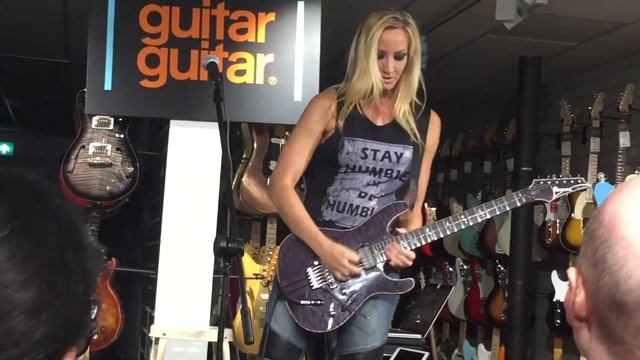 Nita Strauss - Pandemonium (Live in Camden) смотреть онлайн