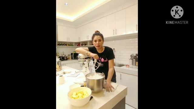 Italian Meringue Buttercream:Full Video Tutorial смотреть онлайн