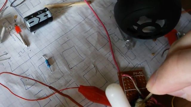 FM приёмник на одном транзисторе смотреть онлайн