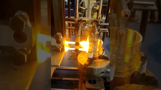 Процесс изготовления изделий из стекла. смотреть онлайн