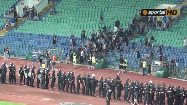 Левскар показа задните си части на феновете на ЦСКА смотреть онлайн