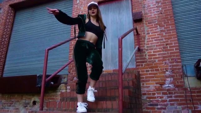24. Olympis & Alfons - Cool Kids смотреть онлайн