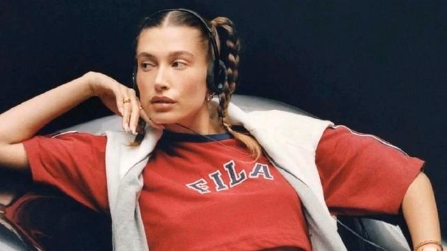 Супруга Джастина Бибера снялась для FILA. смотреть онлайн