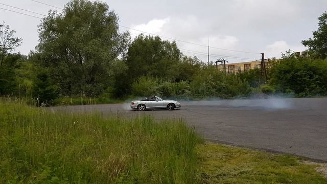 Mazda mx5 1.8 NB burnout смотреть онлайн