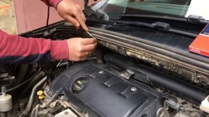 Citroen C4 (B7) замена воздушного фильтра и фильтра салона самостоятельно.