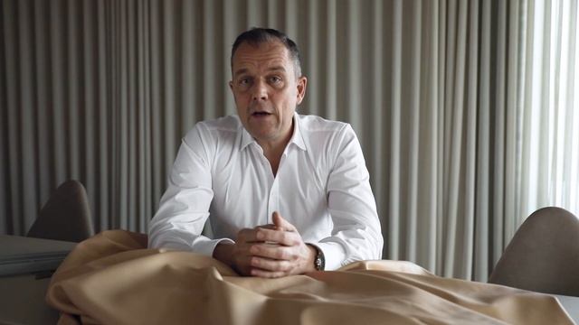 Mads Sørensen / Leather Types / Semi-Aniline смотреть онлайн
