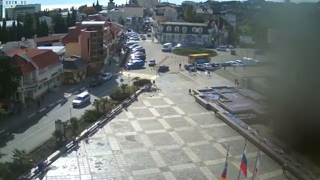 Вебкамера "Площадь Советская". Запись 09.10.2017 11:00:04 смотреть онлайн