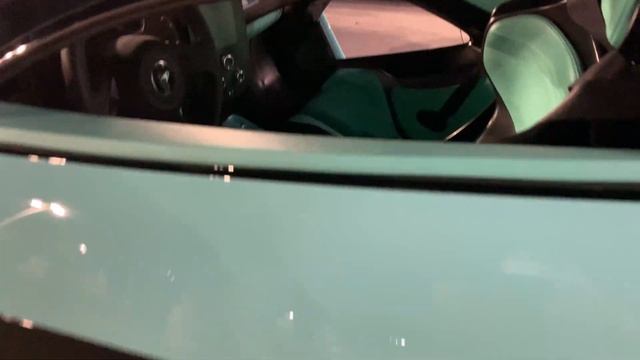 Jeffree Star’s Tiffany Blue McLaren Senna at Lamborghini Newport Beach Supercar Show смотреть онлайн
