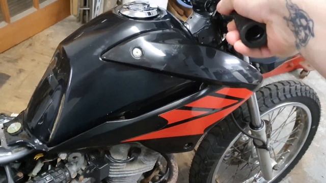 Honda XR125 Stock Exhaust vs. Black Widow Exhaust смотреть онлайн