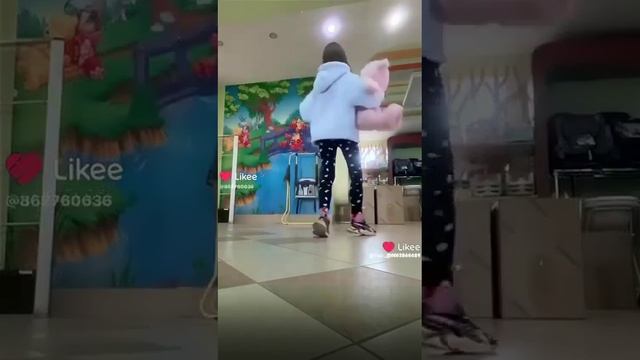 девочке купили большого медведя смотреть онлайн