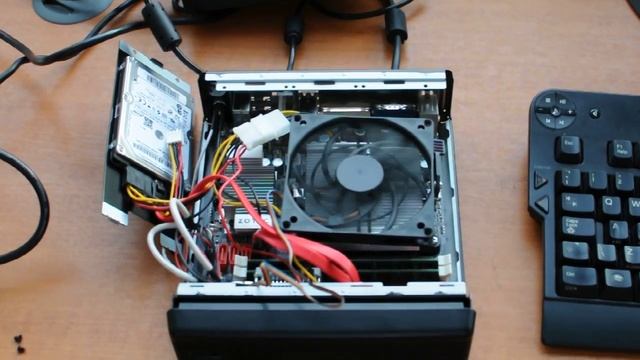 Aleutia H3 with Sempron 140 and 300RPM Fan - a Silent HTPC смотреть онлайн
