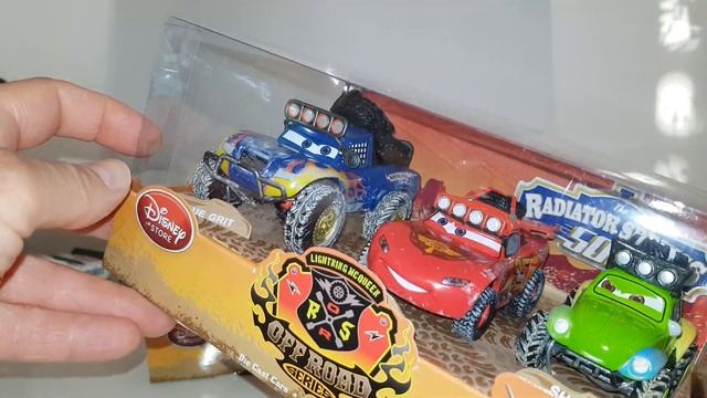 500 MILES DE RADIATOR SPRING DISNEY STORE смотреть онлайн