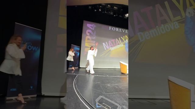А в каком лагере Вы: надеетесь на Деда Мороза или создаете свою жизнь мечты сами?😉 смотреть онлайн
