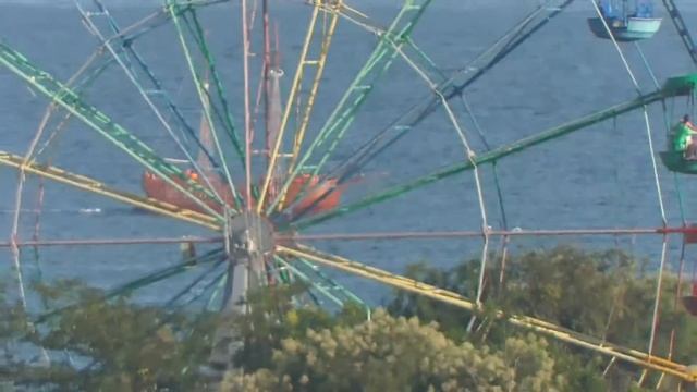 ПИРАТЫ НАС ИСПУГАЛИСЬ И СНЯЛИ ПИРАТСКИЙ ФЛАГ. УРА! МЫ ПОБЕДИЛИ ПИРАТОВ. смотреть онлайн