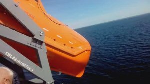 Испытания сбрасываемой спасательной шлюпки СМТН "Академик Пашин"