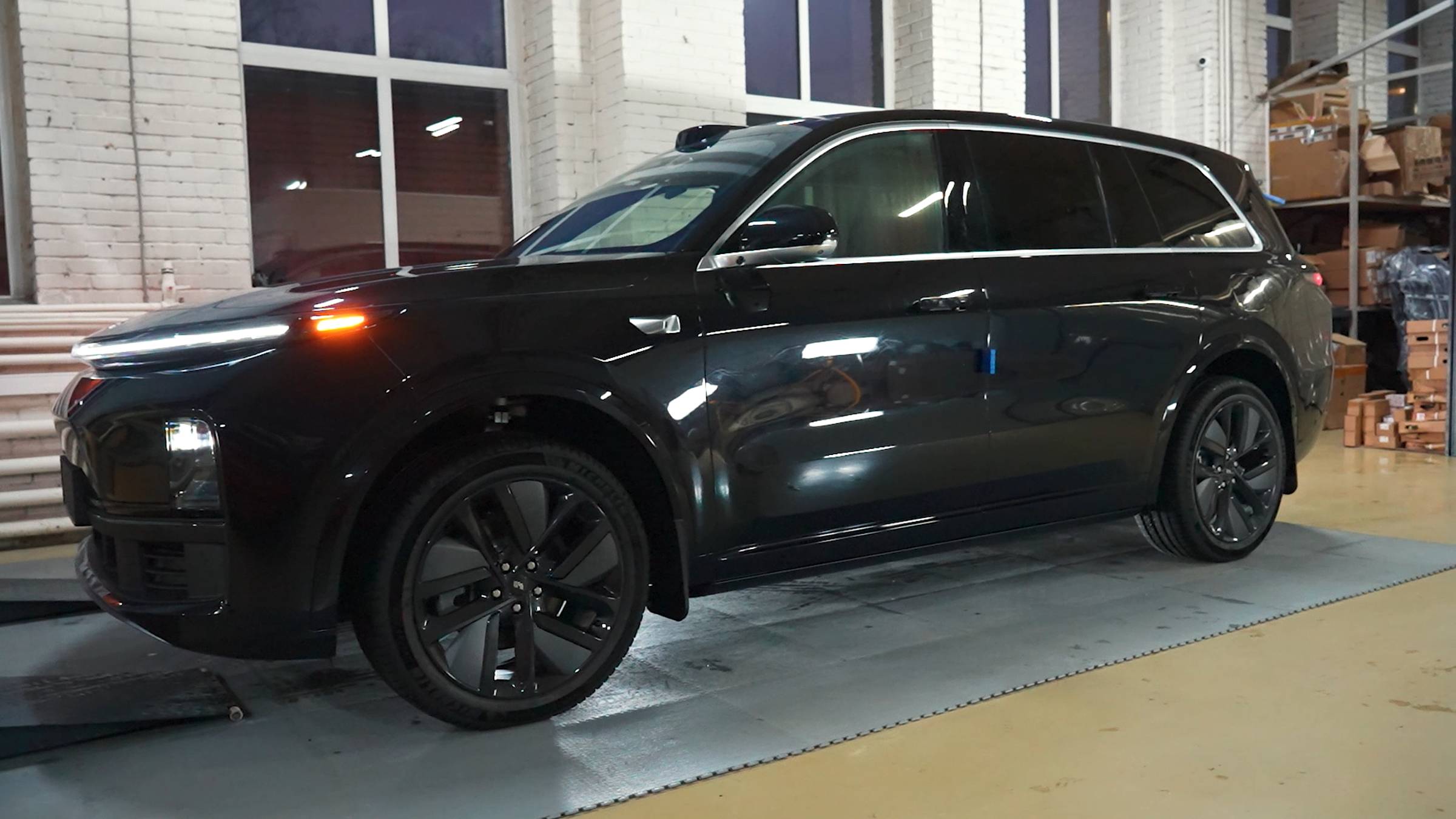 Lixiang Li Auto L9 - Брызговики смотреть онлайн