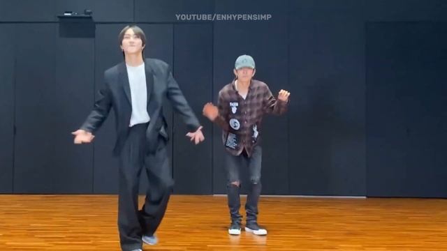 [230412] ENHYPEN DANCE JAM LIVE (HEESEUNG & JUNGWON DANCING TO ROVER, MIC DROP, BLUE CHECK AND MORE