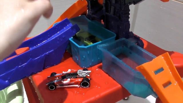 Машинка меняет цвет Хотвилс Трасса