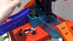 Машинка меняет цвет Хотвилс Трасса