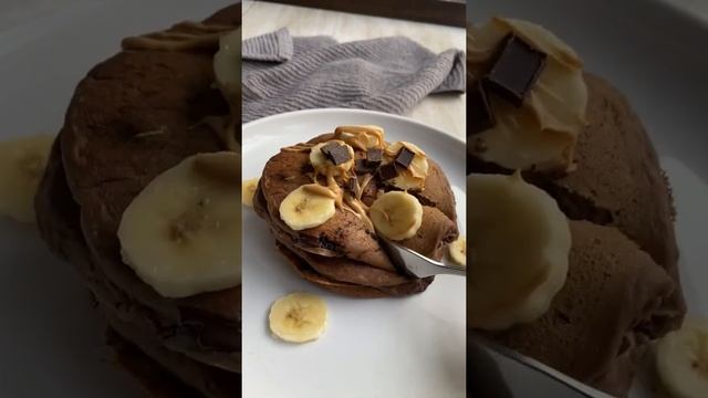 how to Serve PANCAKES perfectly 🌟 Healthy and Easy Recipe + Peanutbutter + Banana + Cacao смотреть онлайн