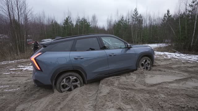 Чего НЕ МОГУТ новые кроссоверы и внедорожники в ПЕСКЕ?! Большое сравнение смотреть онлайн
