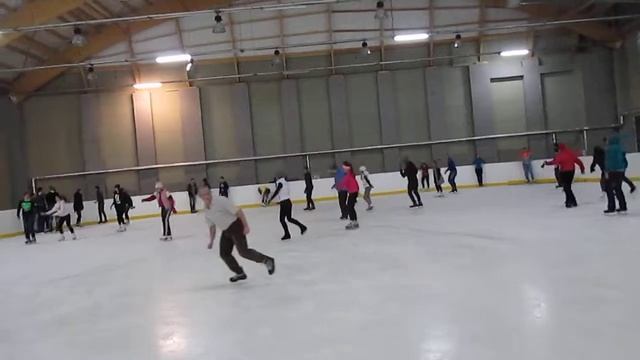 Я катаюсь на коньках))) смотреть онлайн