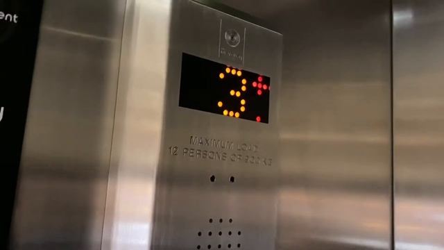 The Mercury Elevator At The Mercury Shopping Centre Romford Part 1 смотреть онлайн