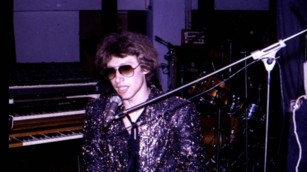 Альфа - Я сделан из такого вещества