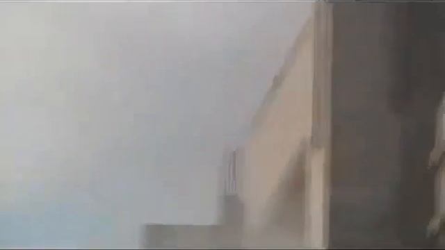 Syria - Homs - Baba Amr - 20111226 - Militia fires but bullets hit houses. смотреть онлайн