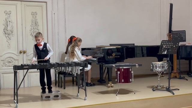 🎶🎹 Марш из оперы «Любовь к Трём Апельсинам» (Сергей Прокофьев) Александр, София и Мария Вихаревы смотреть онлайн