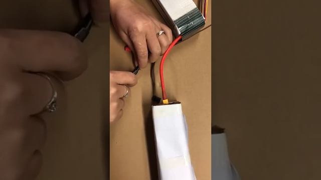 How to change the battery plug смотреть онлайн