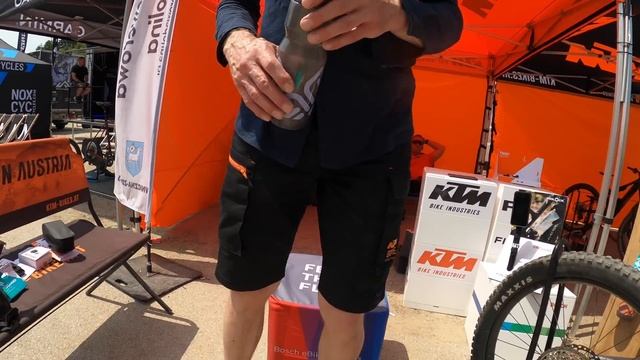 Fidlock bidon na magnes? Sakwa torba bidony uchwyt kamery na telefon magnetyczny mtb triathlonowy смотреть онлайн